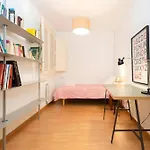 Fantastic apartment near Plaça Francesc Macia in L\'Eixample Esquerra
